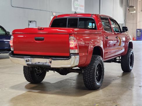 Used 2015 Toyota Tacoma 4x4 Double Cab w/ TRD Off-Road Package image 8