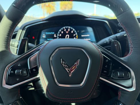 Used 2025 Chevrolet Corvette Z06 RWD image 30