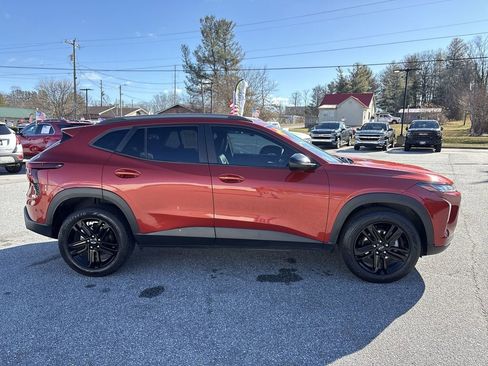 Certified 2024 Chevrolet Trax ACTIV w/ Driver Confidence Package image 11