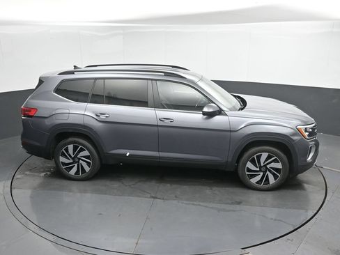 Used 2024 Volkswagen Atlas SE FWD image 30