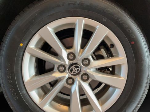 Used 2025 Toyota Camry LE FWD image 35