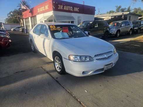 Used 2001 Nissan Altima GXE image 1