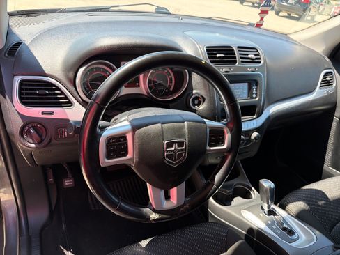 Used 2020 Dodge Journey SE w/ SE Popular Equipment Group FWD image 15