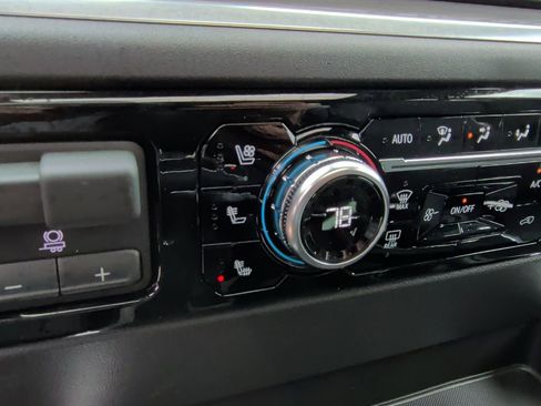 New 2026 GMC Sierra 1500 SLT image 27