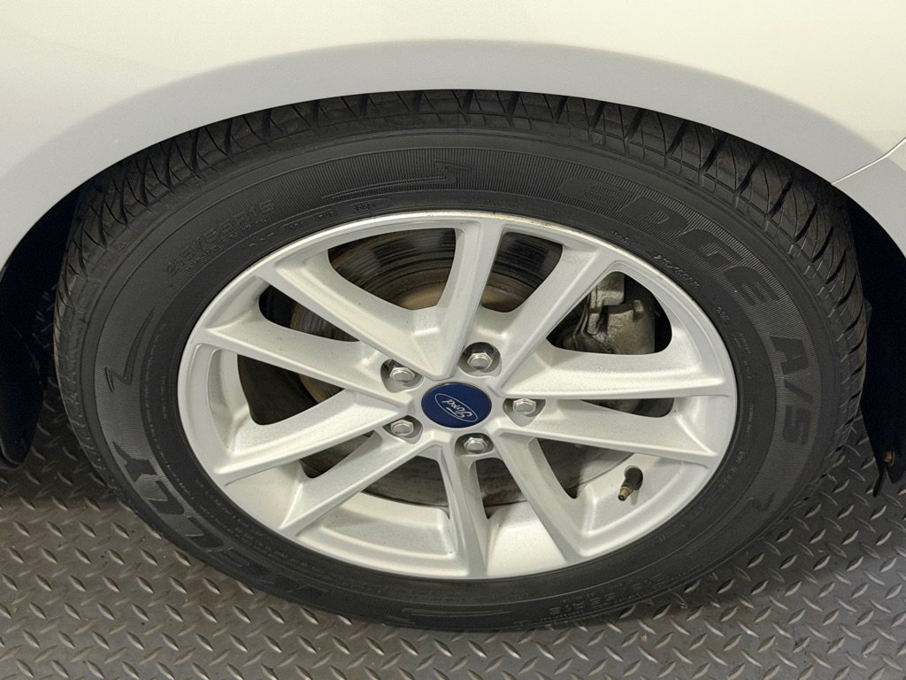 Used 2017 Ford Focus SE FWD image 17