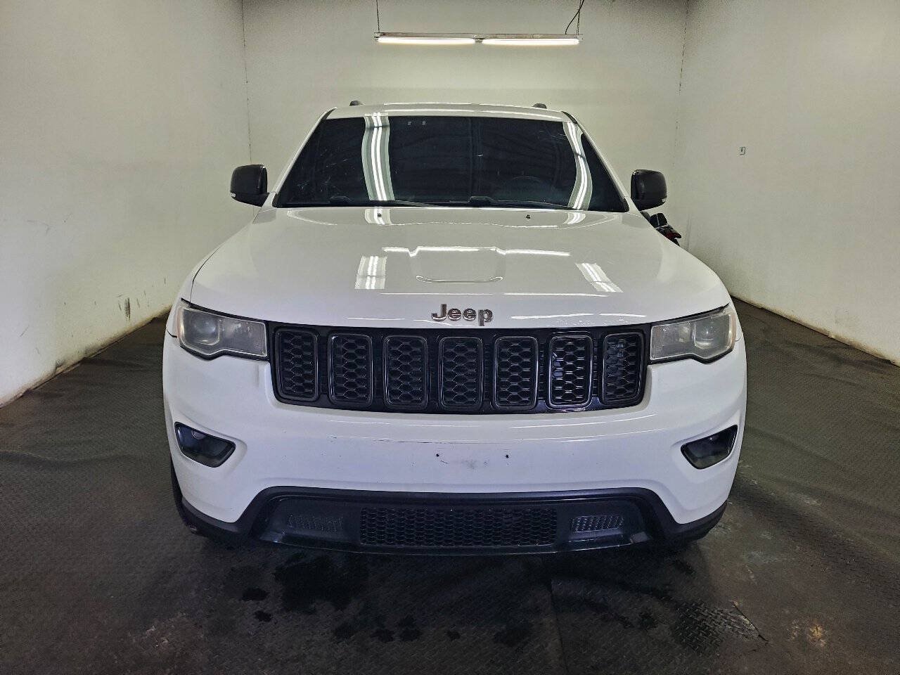 Used 2018 Jeep Grand Cherokee Limited RWD image 2