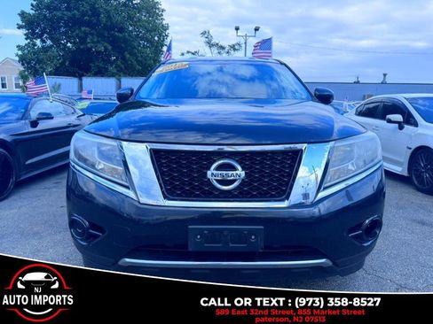 Used 2015 Nissan Pathfinder S image 2