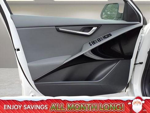 Used 2024 Kia Niro EX image 14