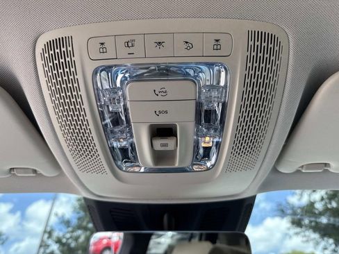 Used 2021 Mercedes-Benz GLB 250 4MATIC image 45