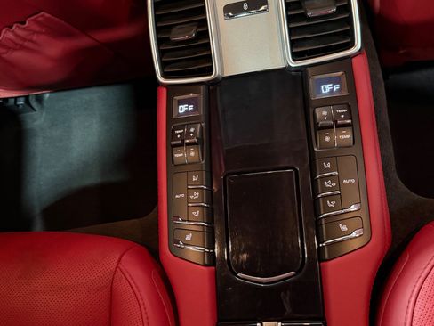 Used 2016 Porsche Panamera 4 image 61
