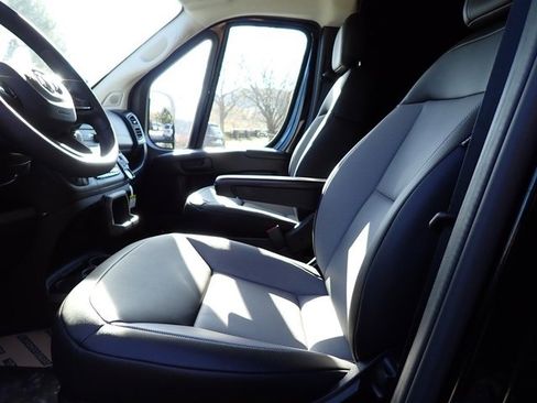 New 2026 RAM ProMaster 2500 w/ Quick Order Package 22G SLT image 16