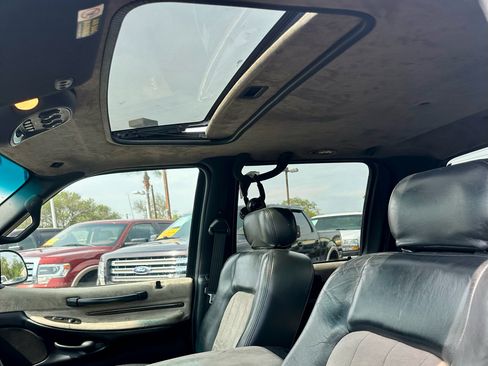 Used 2002 Lincoln Blackwood image 3