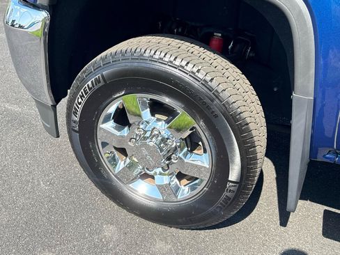 Used 2017 GMC Sierra 2500 SLT w/ Duramax Plus Package AWD/4WD image 29