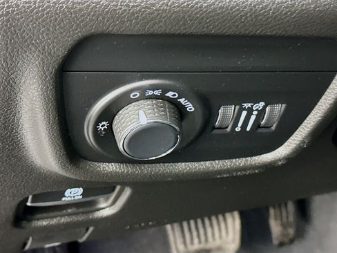 Used 2023 Jeep Grand Cherokee Altitude image 17