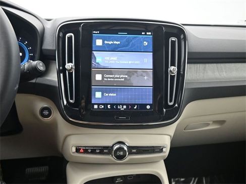 Used 2024 Volvo XC40 B5 Plus w/ Protection Package Premier image 12