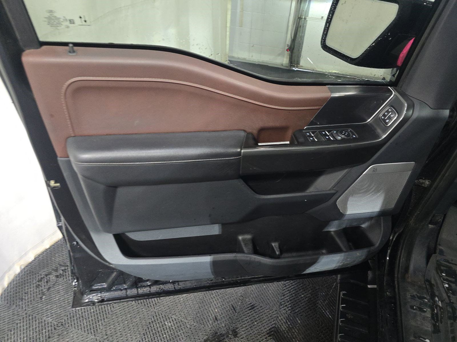 Used 2023 Ford F150 Lariat w/ Equipment Group 502A High AWD/4WD image 17