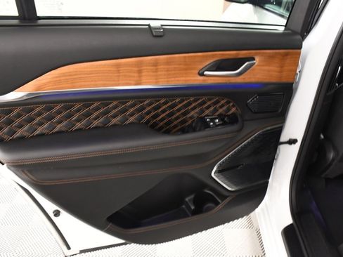 Used 2023 Jeep Grand Cherokee L Summit image 25