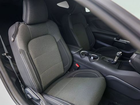 Used 2025 Ford Mustang Coupe image 28