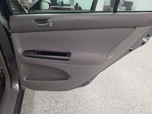 Used 2005 Toyota Camry FWD image 26