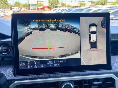 Used 2024 Toyota Tacoma Limited w/ Limited Package (LT) image 23