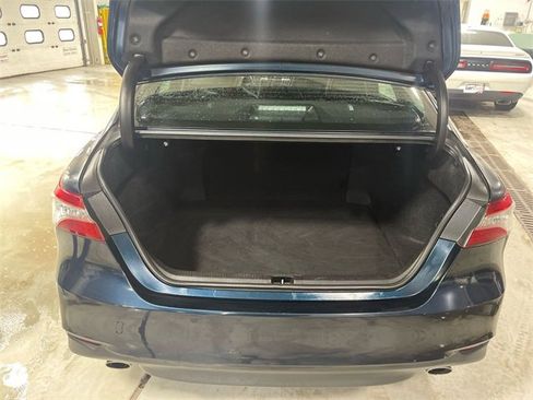 Used 2019 Toyota Camry XLE image 23