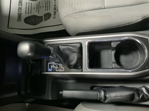 Used 2016 Toyota Tacoma SR5 image 28