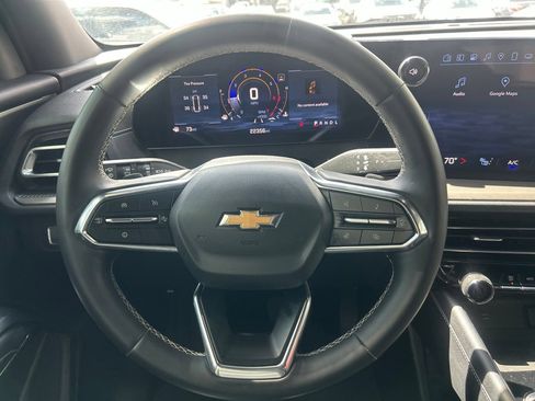 Used 2025 Chevrolet Traverse LT w/ Driver Confidence Package FWD image 10