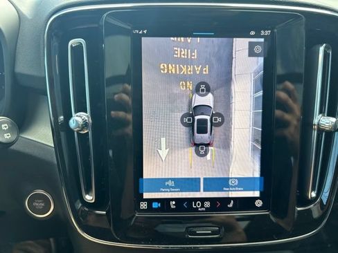 Used 2025 Volvo XC40 B5 Plus AWD/4WD image 26