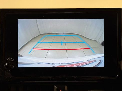 Certified 2025 Toyota Corolla LE image 25