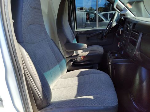 Used 2016 GMC Savana 2500 image 22