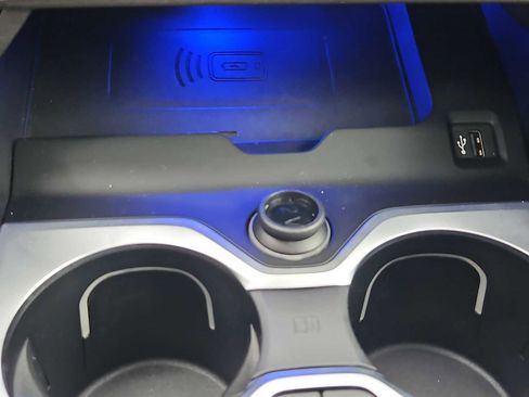 Used 2023 BMW X7 M60i w/ Executive Package image 34