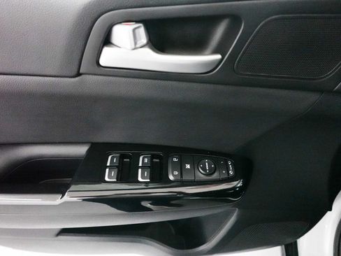 Used 2020 Kia Sportage EX AWD/4WD image 11