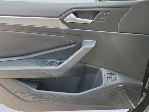 Used 2022 Volkswagen Jetta SE FWD image 13