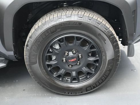 Certified 2025 Toyota 4Runner TRD Off-Road Premium image 44