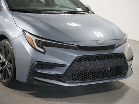 Used 2023 Toyota Corolla SE image 4