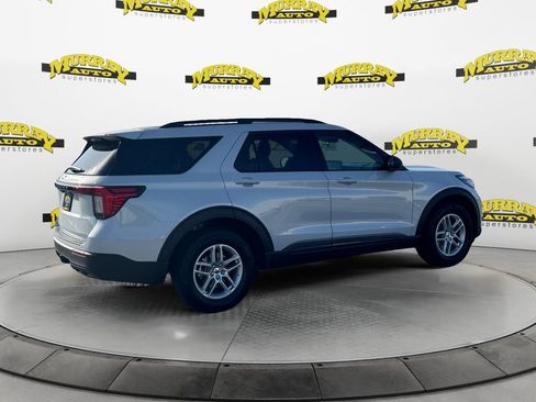 New 2026 Ford Explorer Active RWD image 5