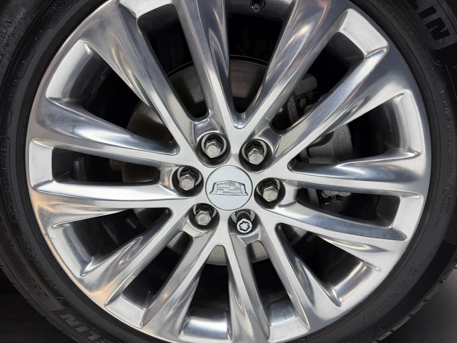 Used 2018 Cadillac XT5 Platinum AWD/4WD image 8