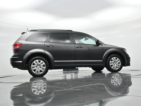 Used 2020 Dodge Journey SE FWD image 21