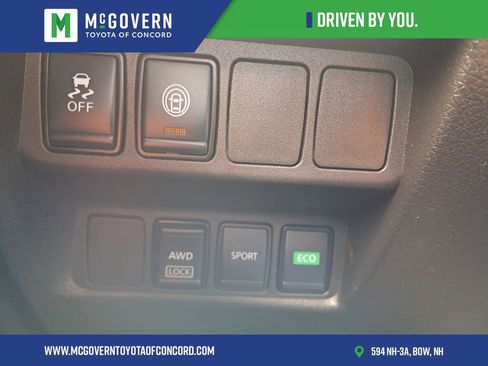 Used 2020 Nissan Rogue Sport SV image 29