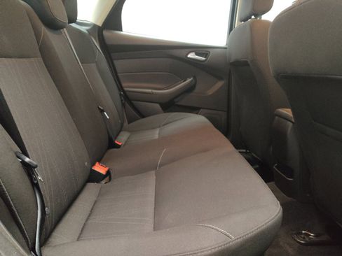 Used 2018 Ford Focus SE FWD image 19