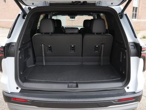New 2027 Chevrolet Traverse LT w/ Driver Confidence Package AWD/4WD image 7