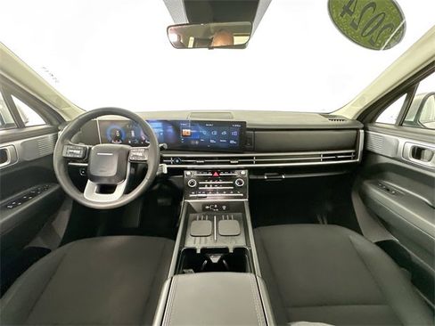 Used 2024 Hyundai Santa Fe SE image 3
