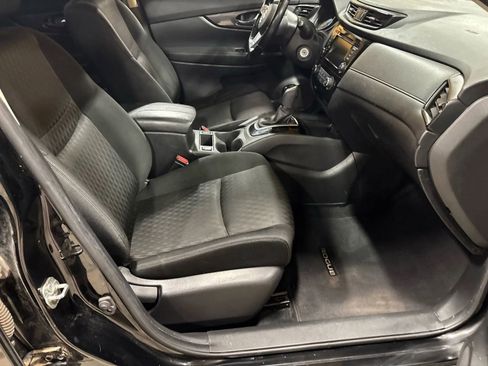 Used 2020 Nissan Rogue S w/ Special Edition Package image 31