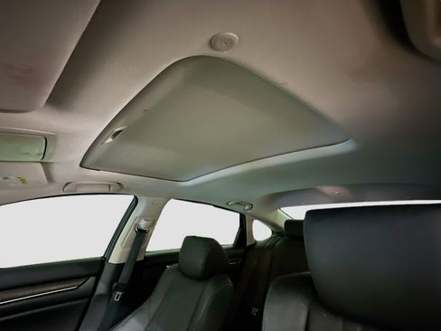 Used 2019 Honda Accord EX-L image 26