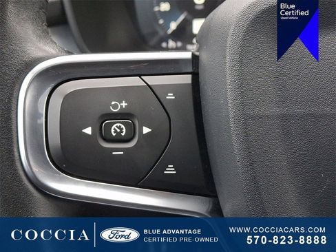 Used 2020 Volvo XC40 T5 Momentum w/ Protection Package Premier image 21