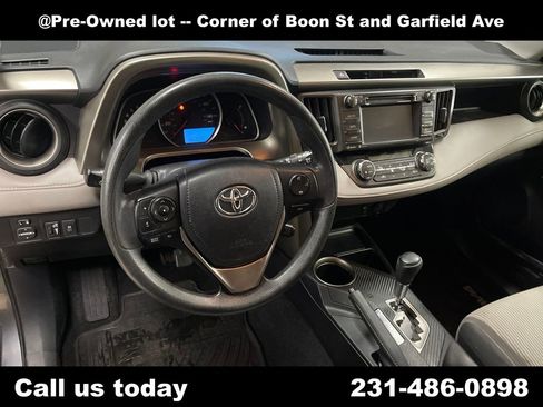 Used 2014 Toyota RAV4 XLE AWD/4WD image 17