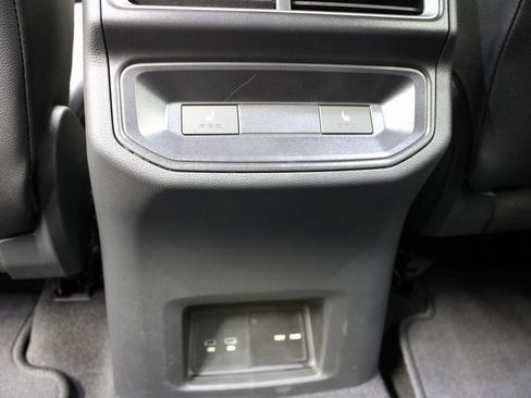 Used 2024 Volkswagen Atlas Cross Sport SEL Premium R-Line image 11