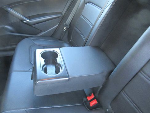 Used 2021 Volkswagen Passat 2.0T SE image 38