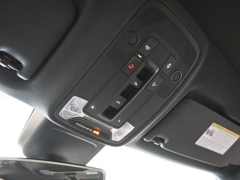 Used 2025 Audi Q3 2.0T Premium image 23