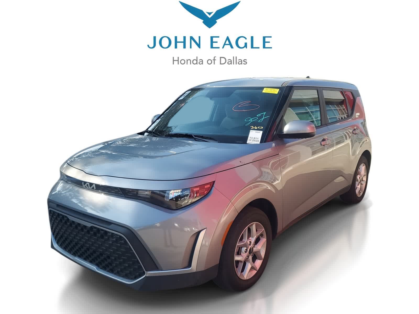 Used 2025 Kia Soul LX w/ LX Technology Package FWD image 1
